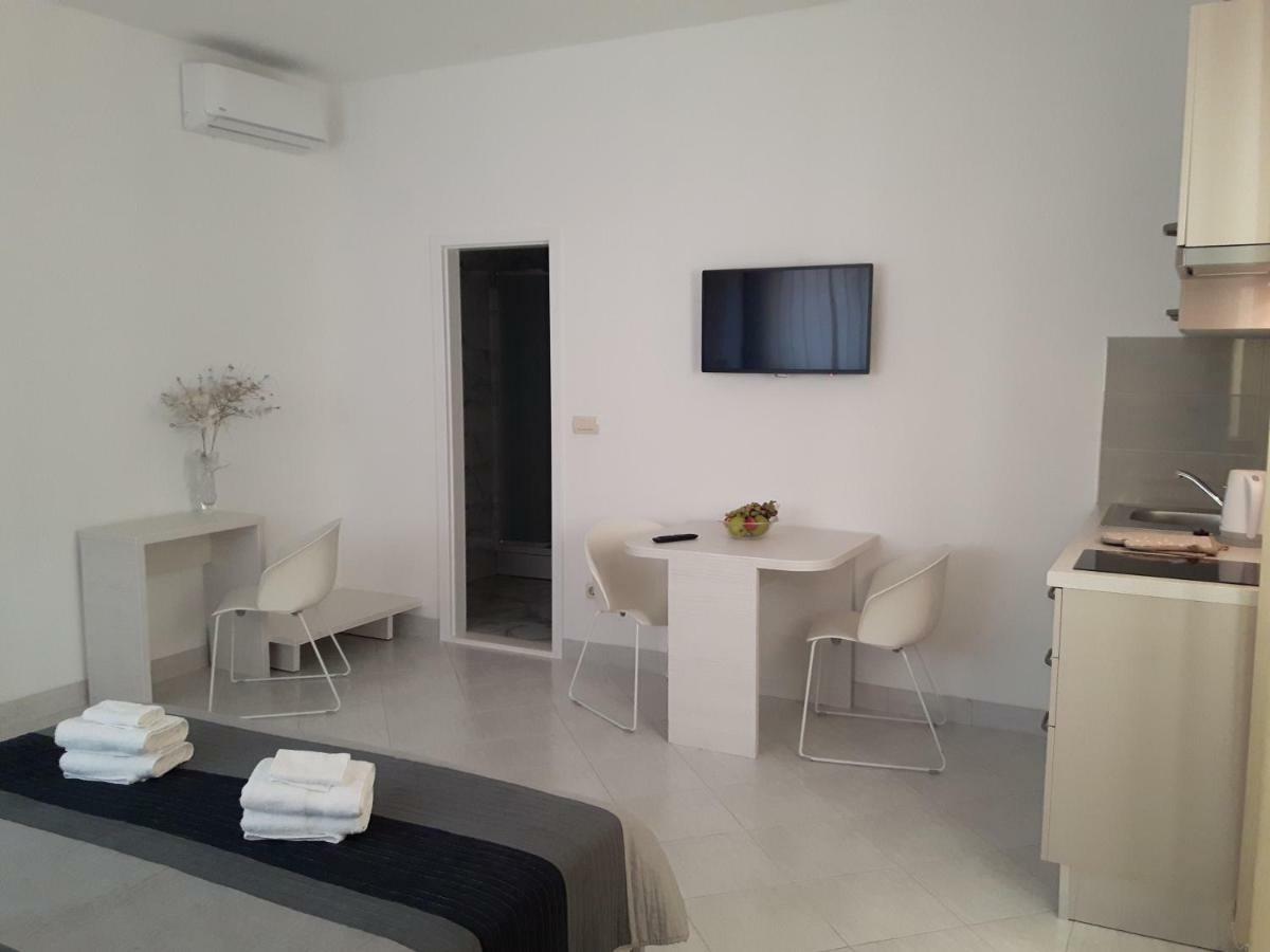Apartments Nika Trogir Exterior foto