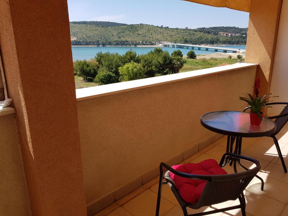Apartments Nika Trogir Exterior foto